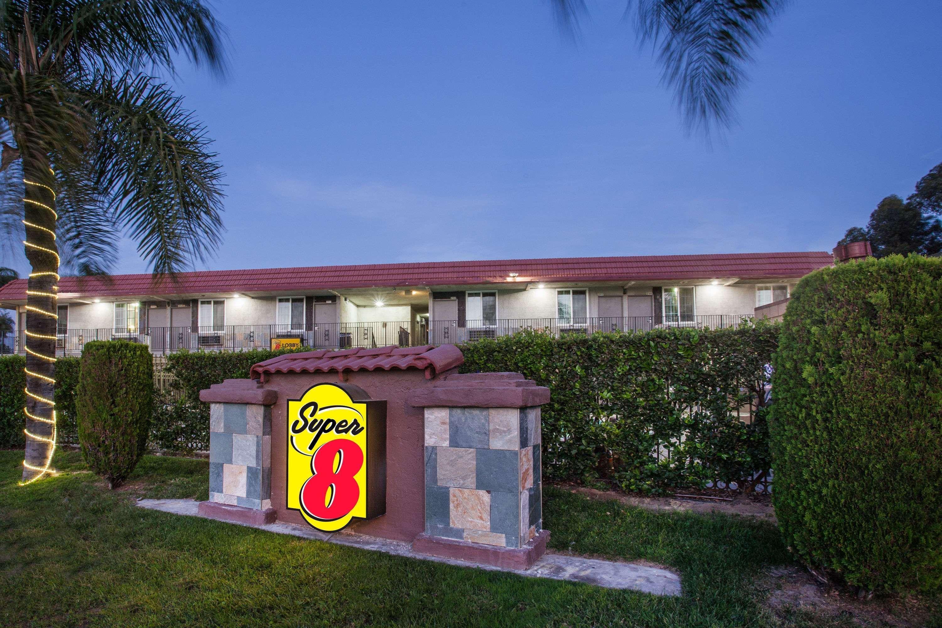Super 8 By Wyndham Redlands/San Bernardino Motel Bagian luar foto