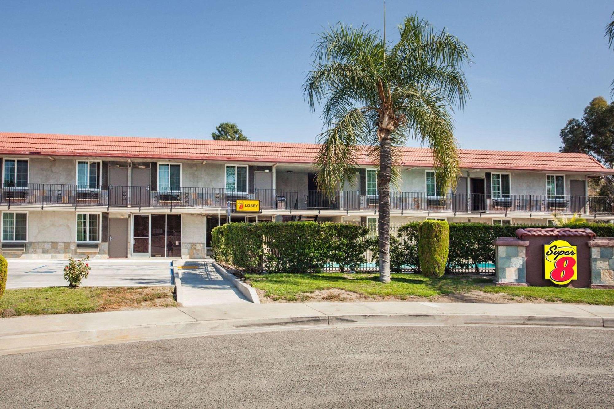 Super 8 By Wyndham Redlands/San Bernardino Motel Bagian luar foto