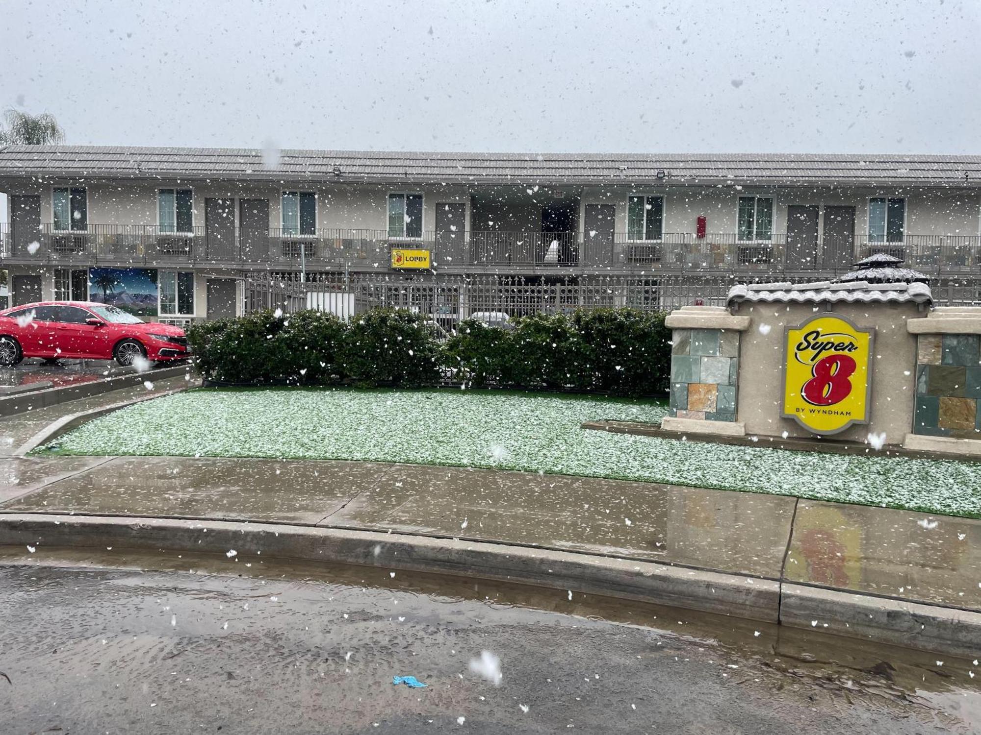 Super 8 By Wyndham Redlands/San Bernardino Motel Bagian luar foto